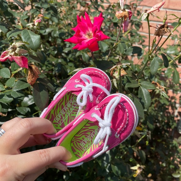 Baby hot pink sparkle Sperrys boat shoes size 1 - Picture 1 of 6